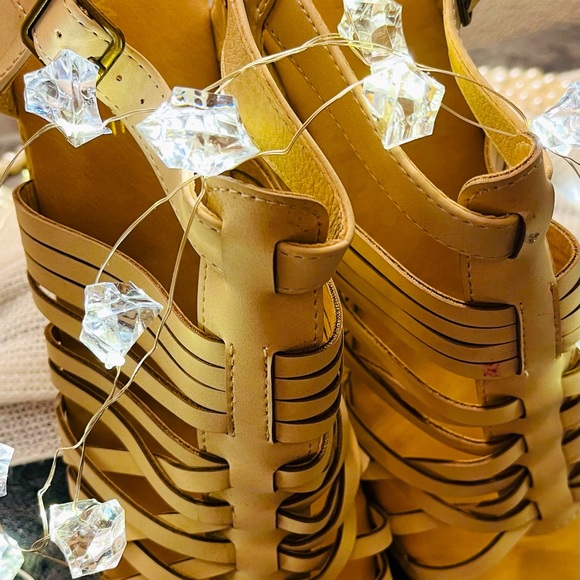 Wedge - Picture 7 of 8